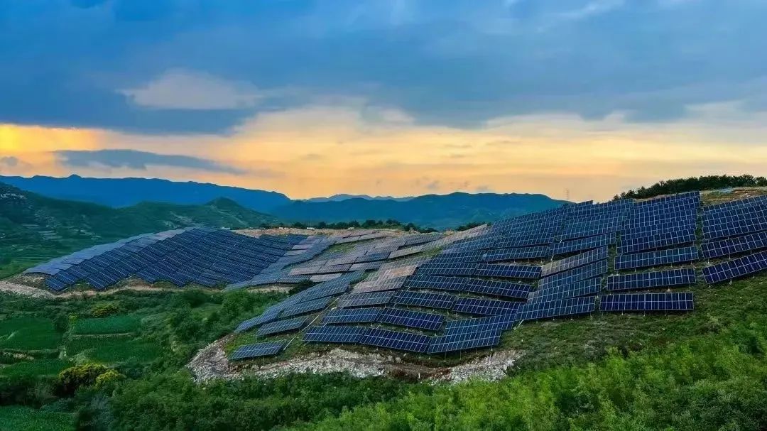 中央定调，发改委政策“三连发”，260亿补助到账，光伏一周迎四大利好！