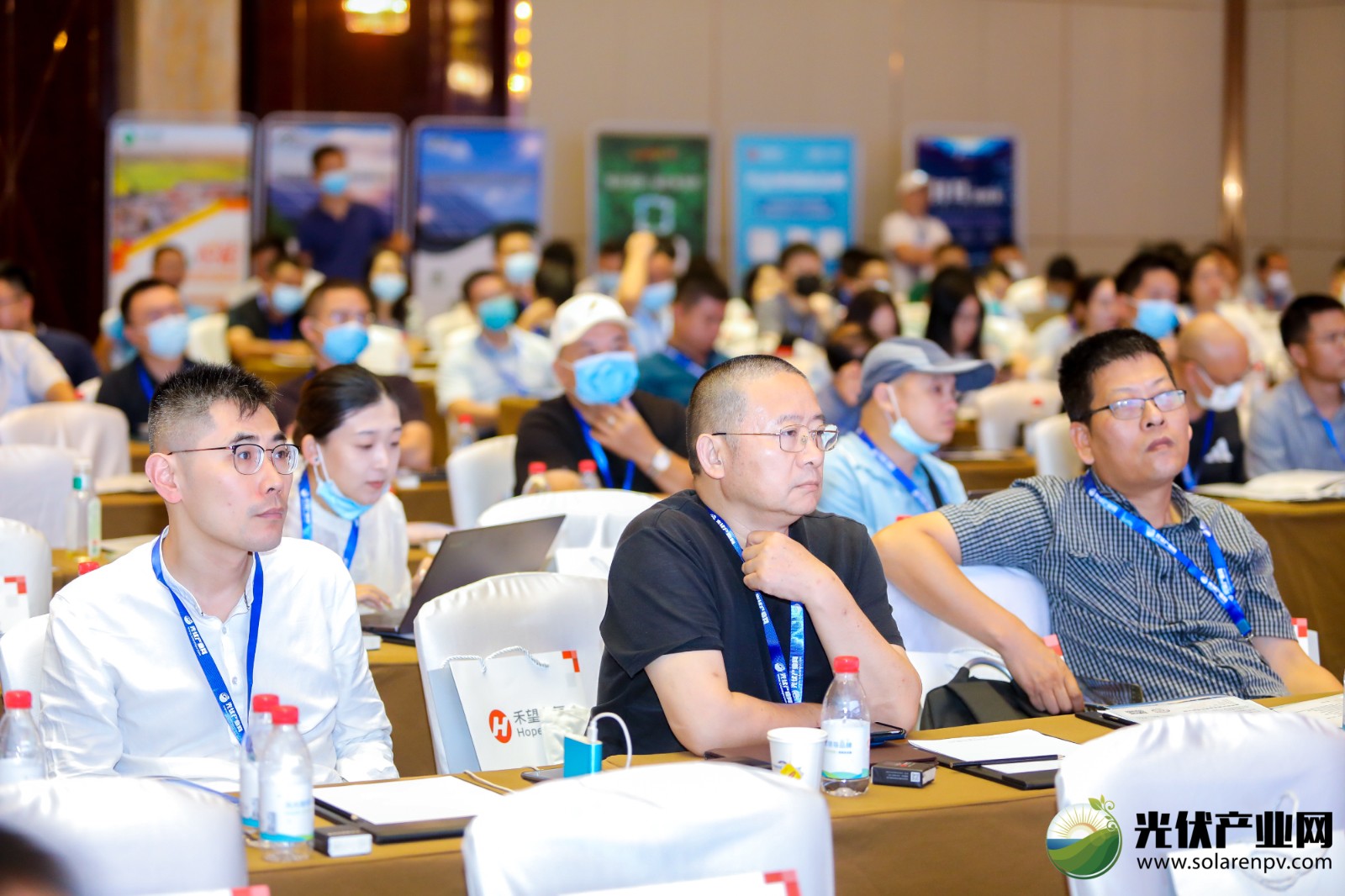 砥砺前行 | 217永信贵宾会光电建材B02系列利用系统履历互换会&2022第二届中部门布式光伏创新发展论坛圆满闭幕