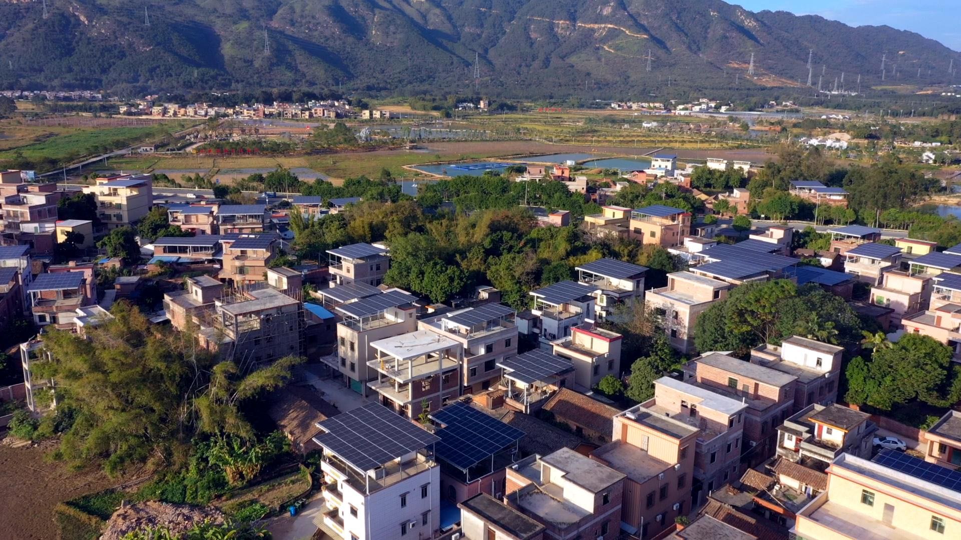 深刻执行村落电网坚韧提升工程，户用光伏等新能源应并尽并，大力助扶推动发展！